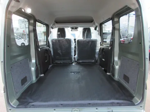 Nissan Clipper Van
