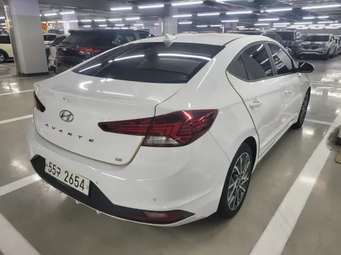 Hyundai Elantra (Avante)