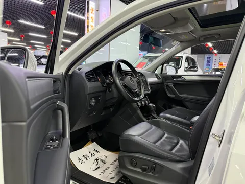 Volkswagen Tiguan L