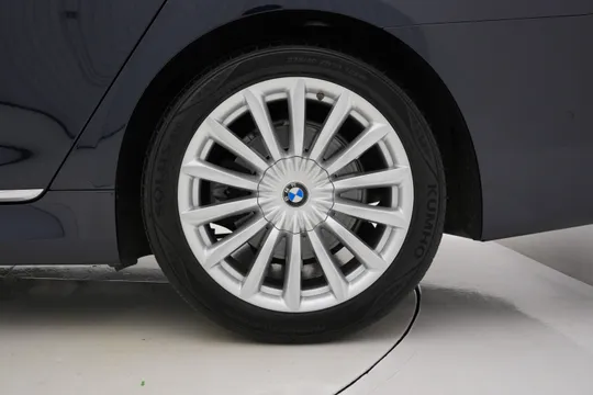 BMW BMW