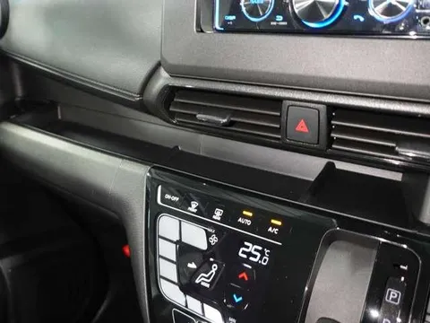 Mitsubishi eK X