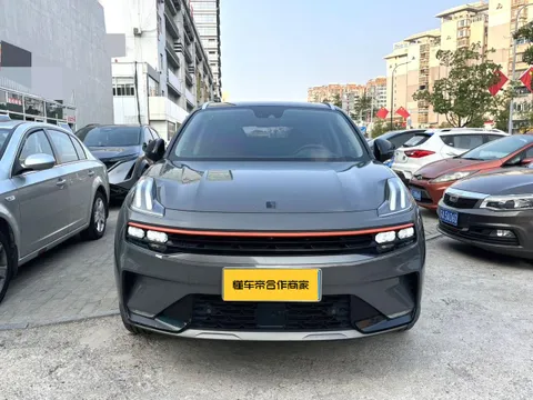 Lynk & Co 06