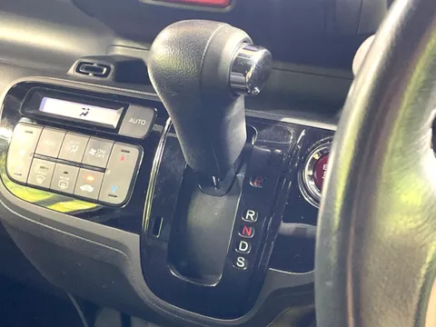 Honda N-BOX Slash