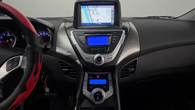 Hyundai Elantra (Avante)