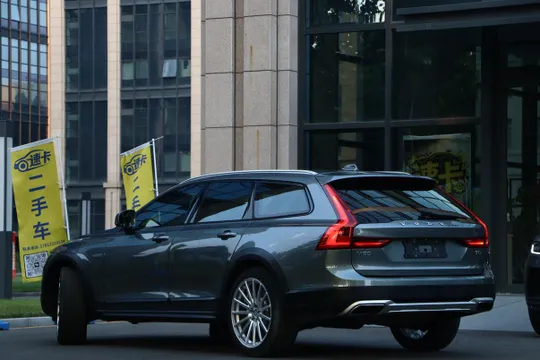 Volvo V90