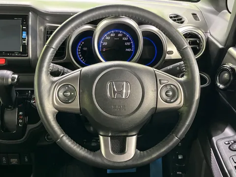 Honda N-BOX Slash