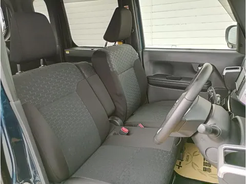 Toyota Pixis Mega