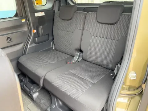Toyota Pixis Mega