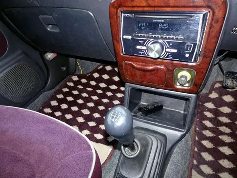Daihatsu Mira Gino