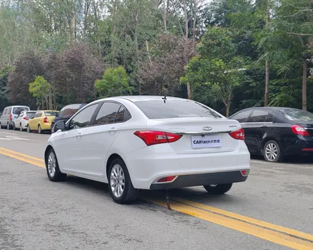 Chery Arrizo 5