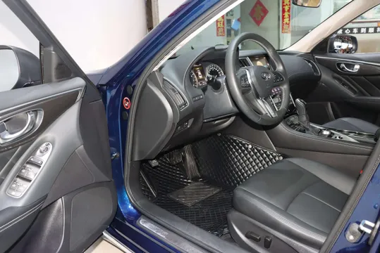 Infiniti Q50L