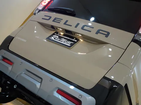 Mitsubishi Delica Mini