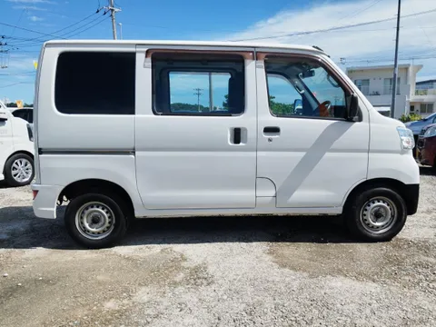 Toyota Pixis Van