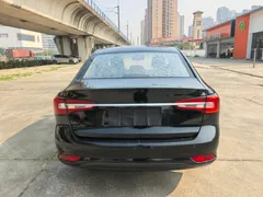 Roewe i5