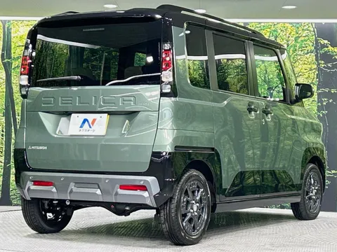 Mitsubishi Delica Mini