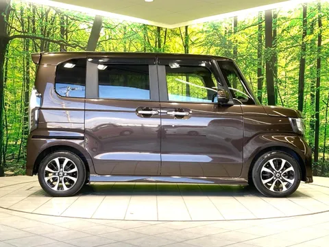 Honda N-BOX Custom