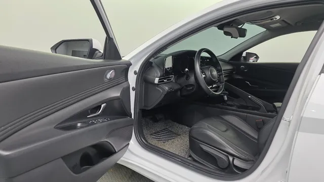 Hyundai Elantra (Avante)