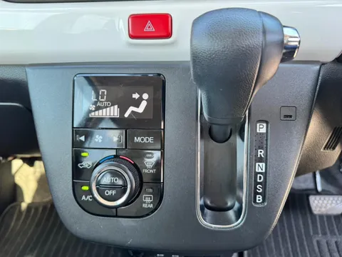 Daihatsu Mira Tocot
