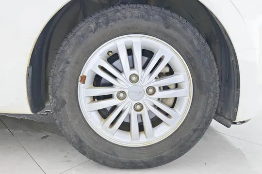 Kia Pegas
