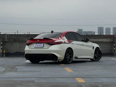 Alfa Romeo Giulia