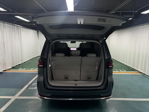 Roewe iMAX8