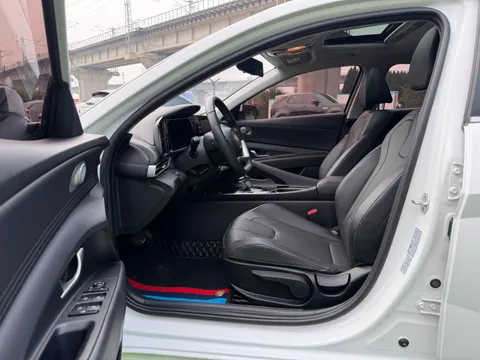 Hyundai Elantra (Avante)
