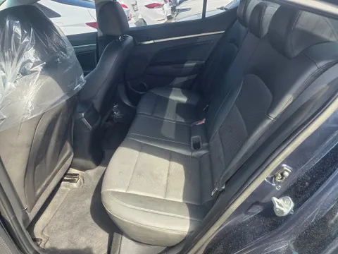 Hyundai Elantra (Avante)