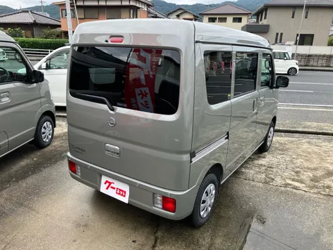 Nissan Clipper Van