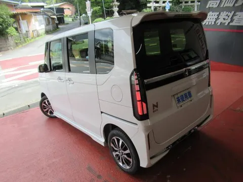 Honda N-BOX Custom