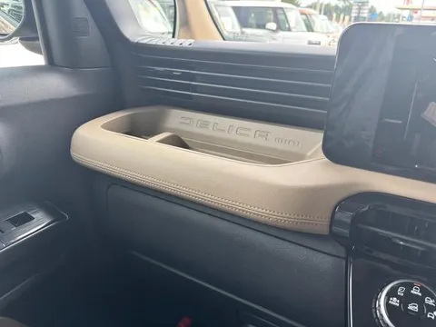 Mitsubishi Delica Mini