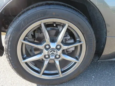 Mazda MX-5 (Roadster)