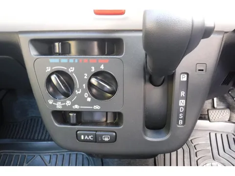 Daihatsu Mira Tocot