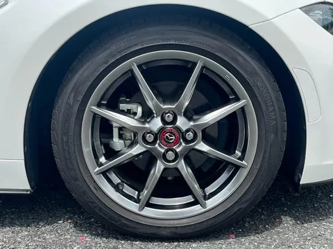 Mazda MX-5 (Roadster)