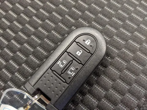 Toyota Pixis Mega