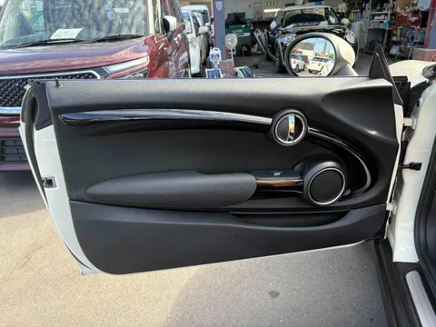 MINI Cooper Convertible