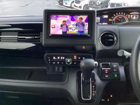 Honda N-BOX Custom