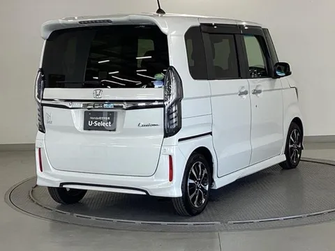 Honda N-BOX Custom