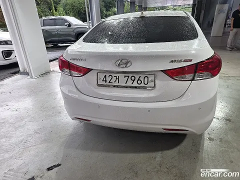 Hyundai Elantra (Avante)
