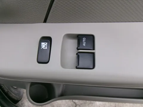 Mitsubishi Minicab Van