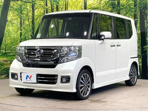 Honda N-BOX Custom