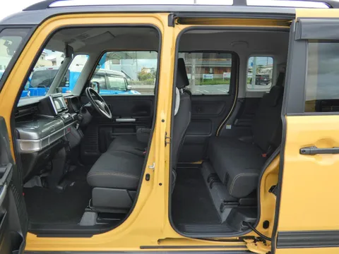 Suzuki Spacia Gear
