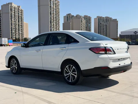 Venucia D60