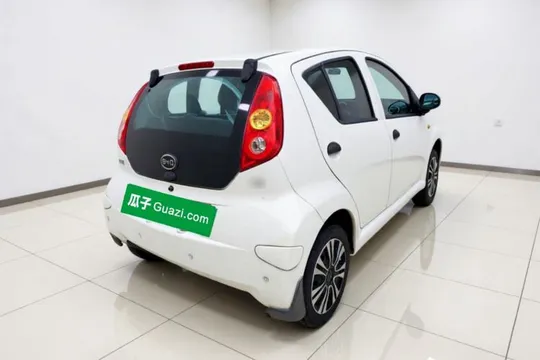 BYD F0