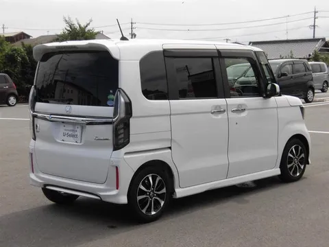 Honda N-BOX Custom