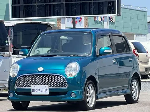 Daihatsu Mira Gino