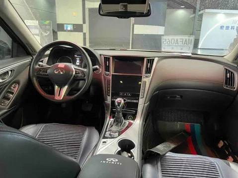 Infiniti Q50L