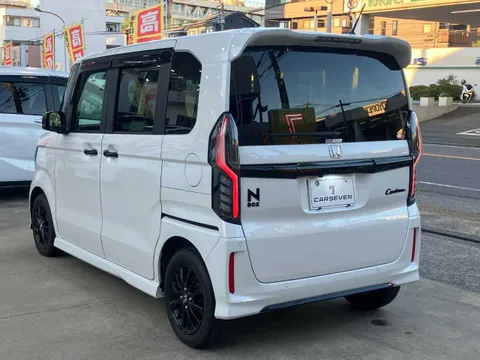Honda N-BOX Custom