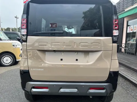 Mitsubishi Delica Mini