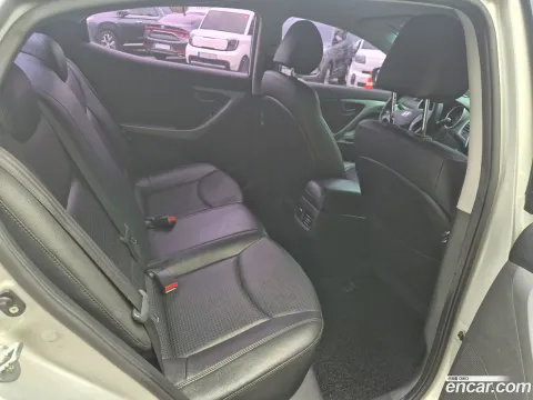 Hyundai Elantra (Avante)