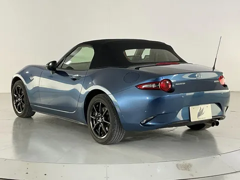 Mazda MX-5 (Roadster)